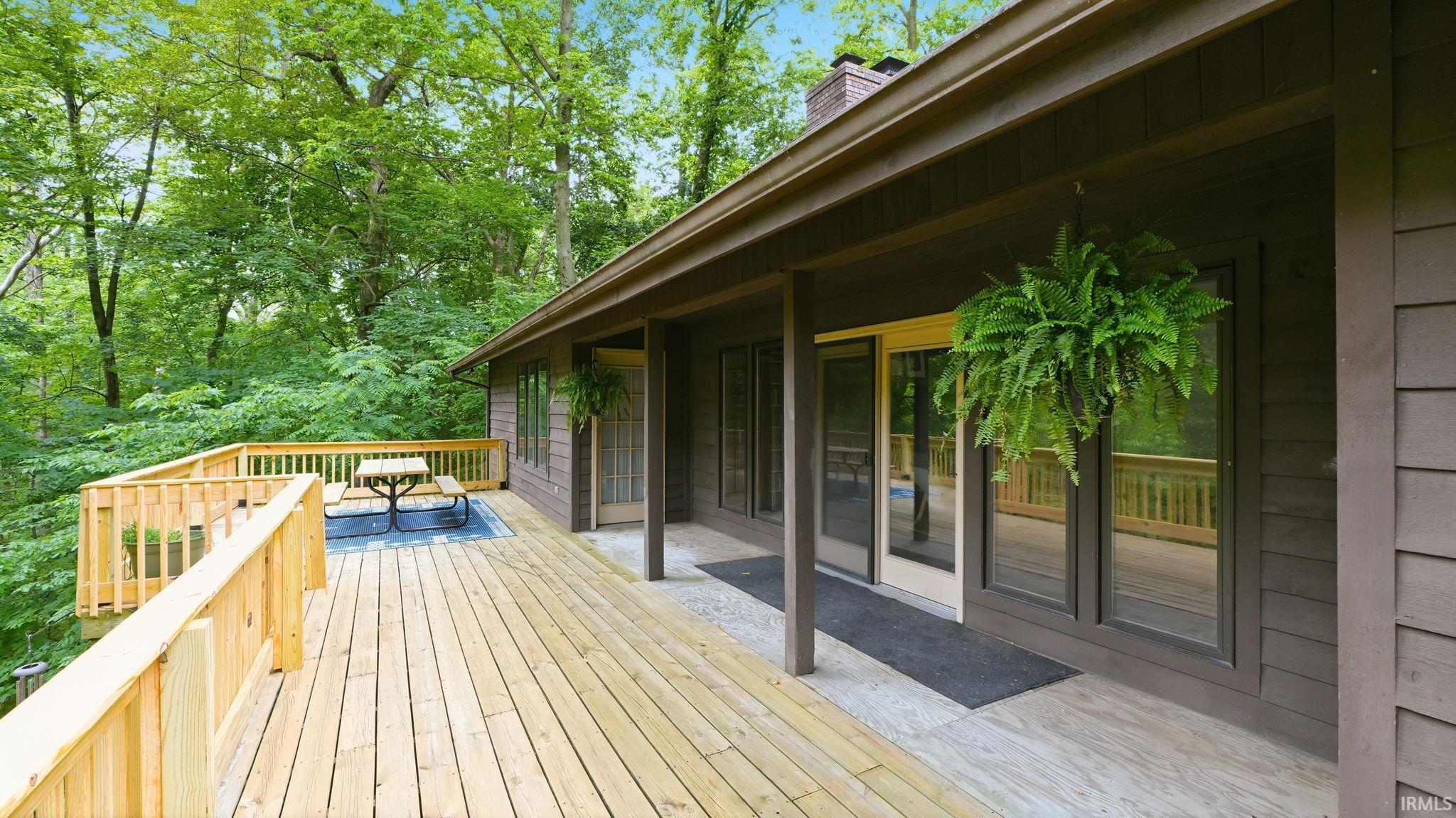 1896 S Lynnwood Drive Warsaw IN 46580