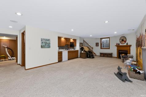 1401 Elmherst Court Goshen IN 46526