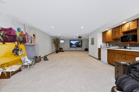 1401 Elmherst Court Goshen IN 46526