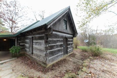 5775 E Guthrie Road Heltonville IN 47436