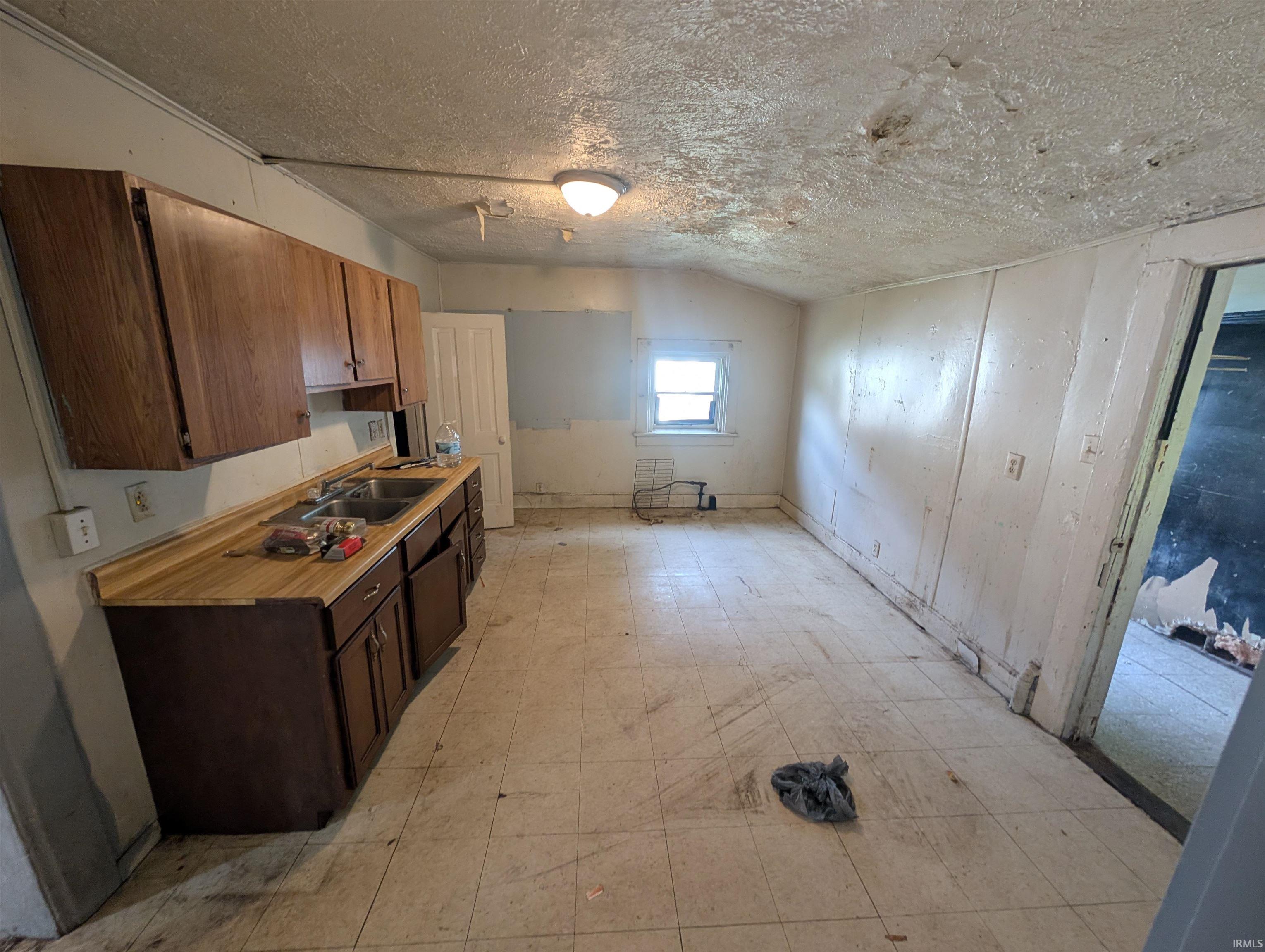 1028 W Garfield Avenue Elkhart IN 46516
