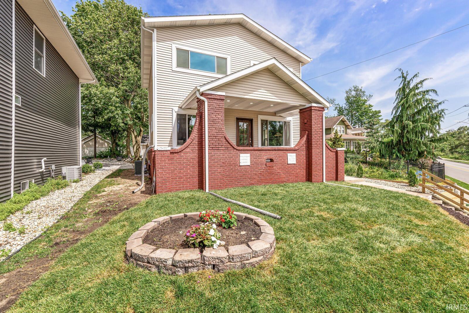 922 N Niles Avenue South Bend IN 46617