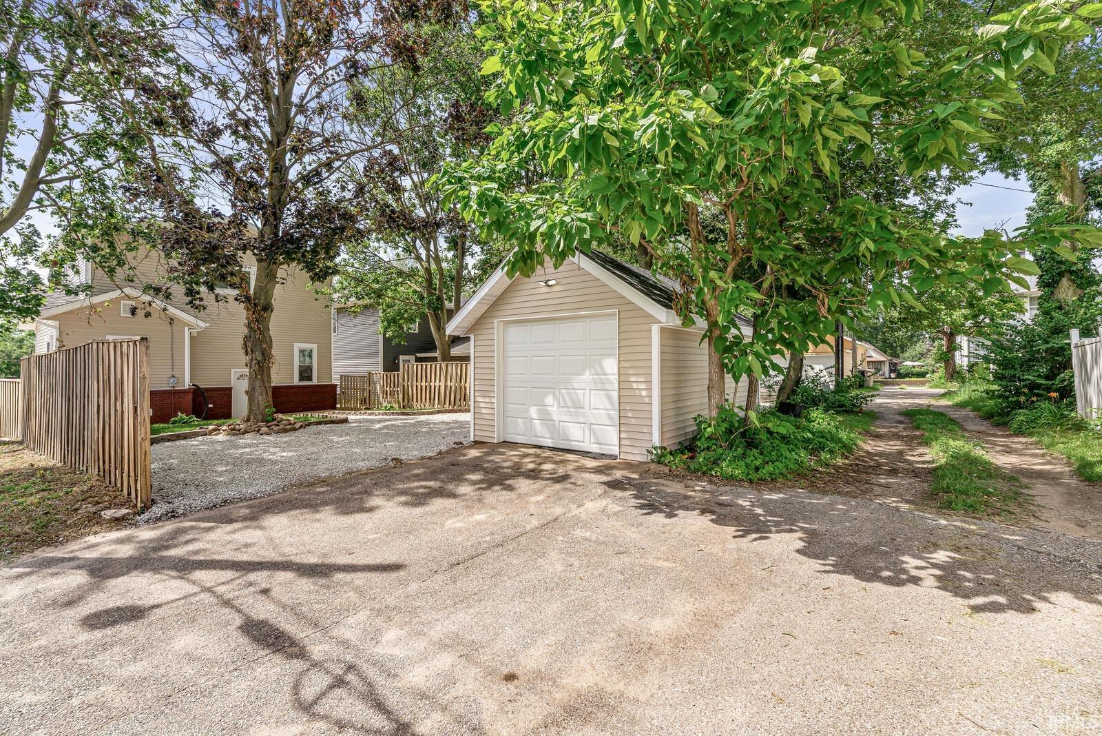 922 N Niles Avenue South Bend IN 46617