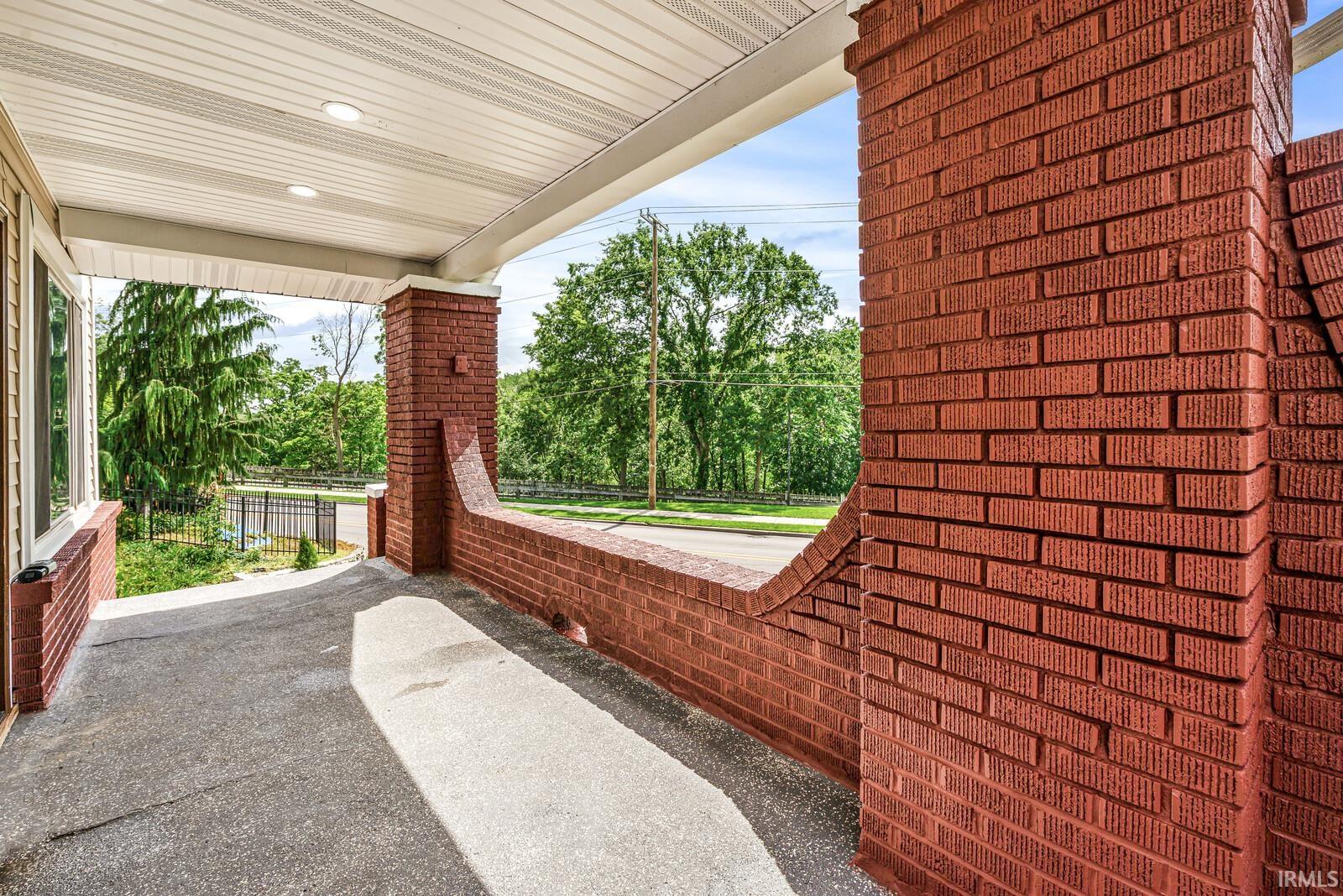 922 N Niles Avenue South Bend IN 46617