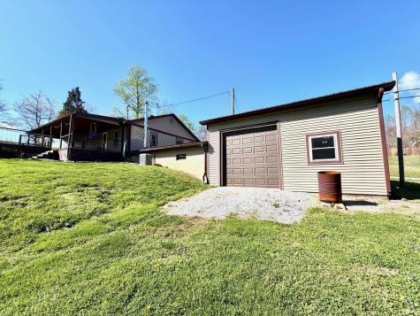 702 Pinhook Road Bedford IN 47421