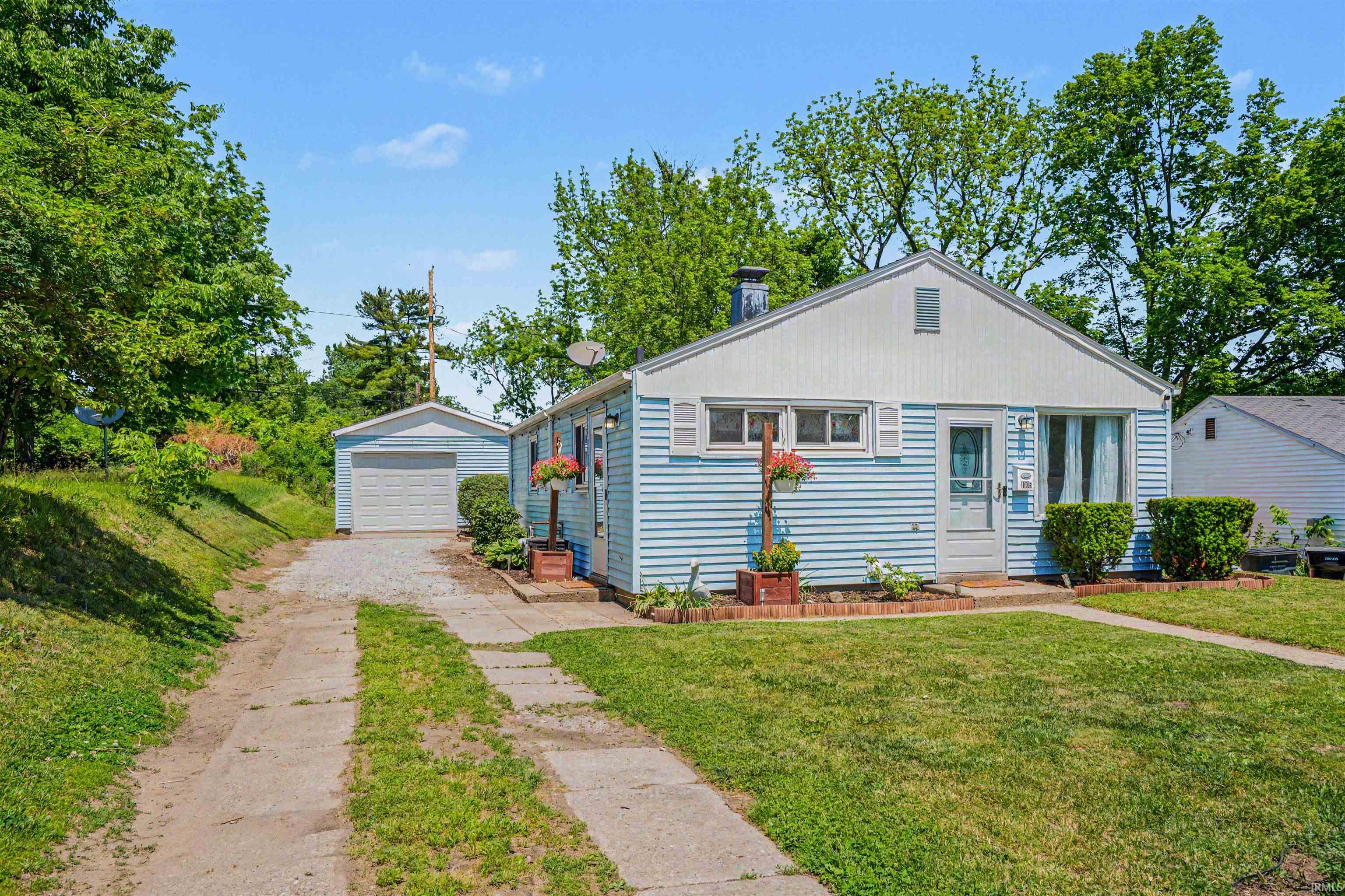 1005 Lancaster Drive South Bend IN 46614