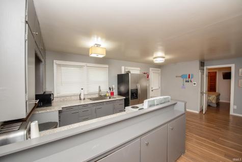 479 E Lakeside Drive Monticello IN 47960