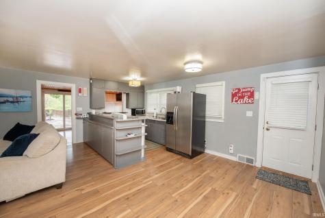 479 E Lakeside Drive Monticello IN 47960