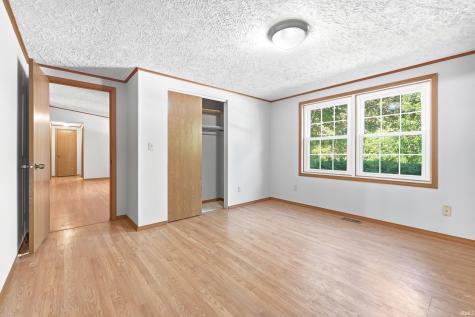 2906 S Woodland Trail Warsaw IN 46580