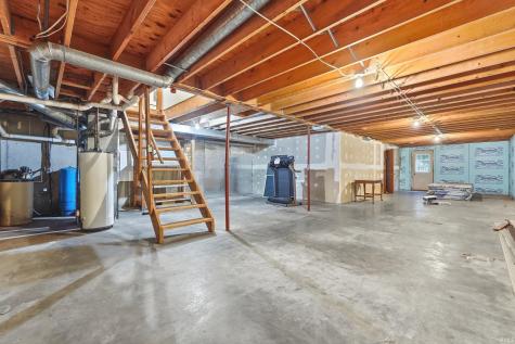 2906 S Woodland Trail Warsaw IN 46580
