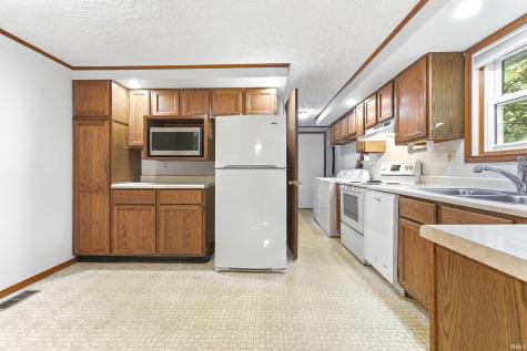 2906 S Woodland Trail Warsaw IN 46580