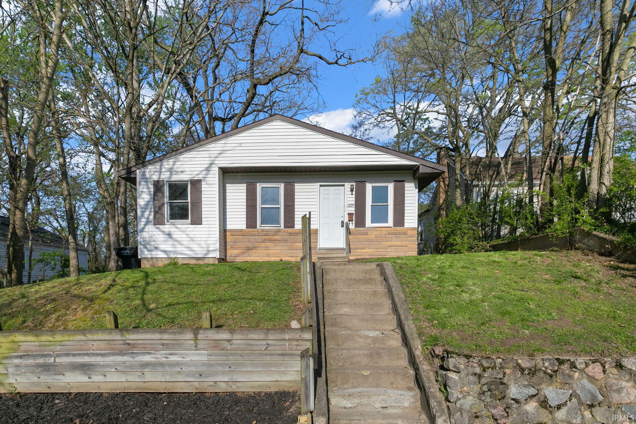 1225 S 27th Street South Bend IN 46615