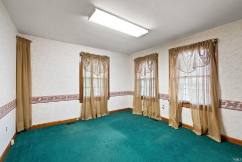1302 E 10th Street Jeffersonville IN 47130