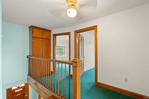 1302 E 10th Street Jeffersonville IN 47130