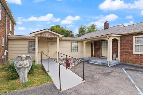 1302 E 10th Street Jeffersonville IN 47130