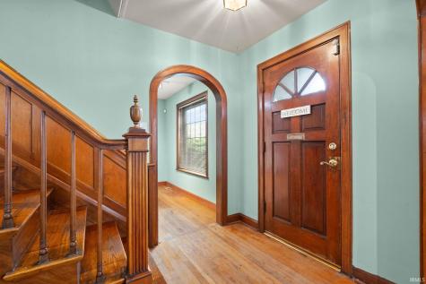 1302 E 10th Street Jeffersonville IN 47130