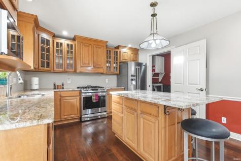 6206 Treasure Cove Fort Wayne IN 46835