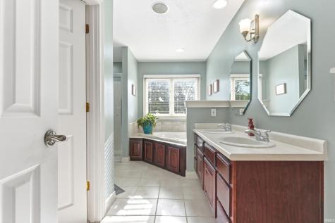 6206 Treasure Cove Fort Wayne IN 46835