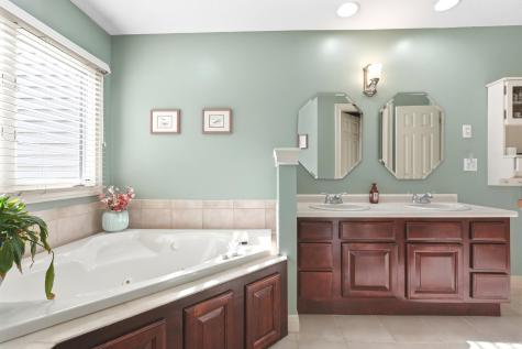 6206 Treasure Cove Fort Wayne IN 46835