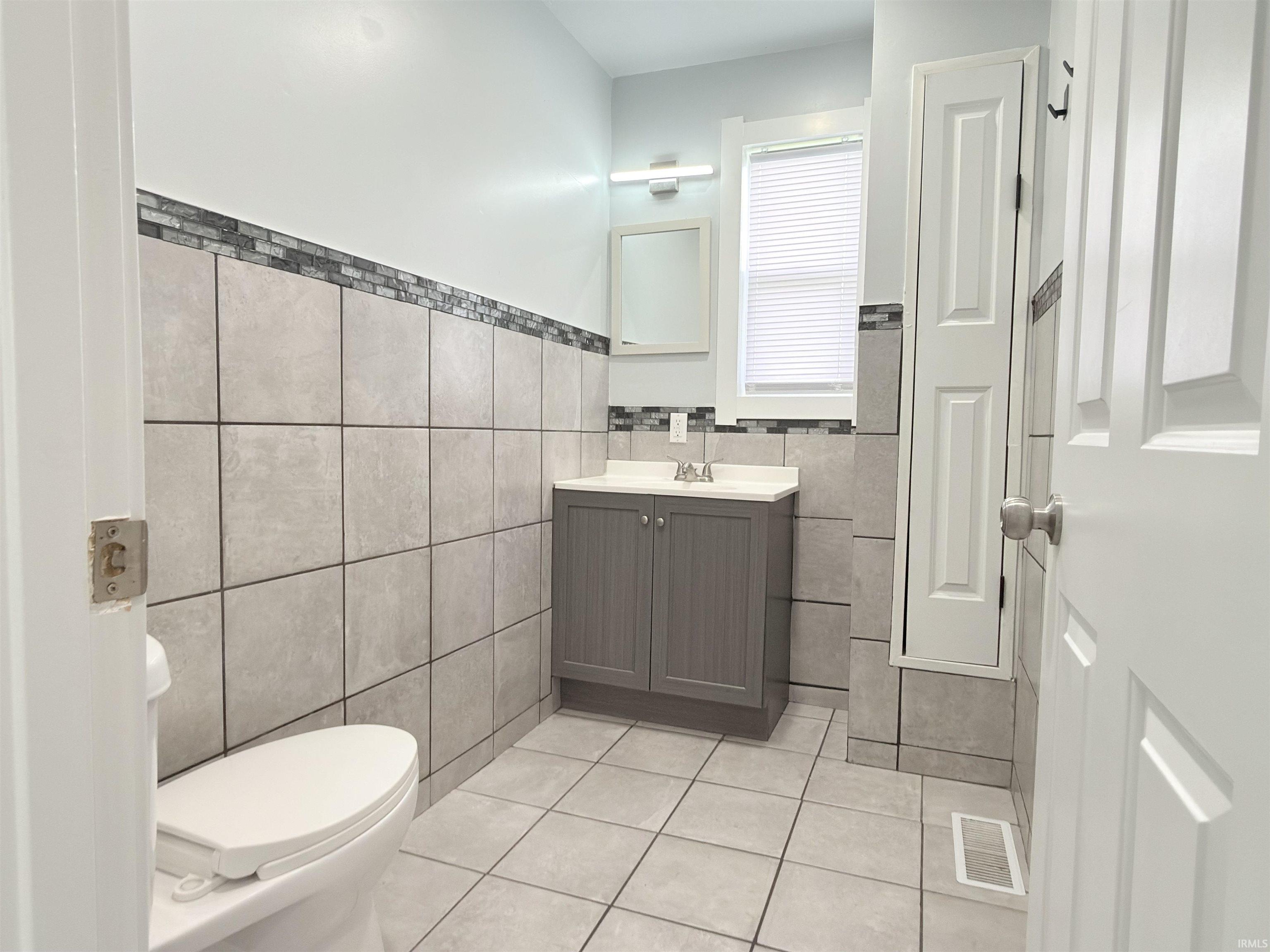 1518 Dale Avenue South Bend IN 46613