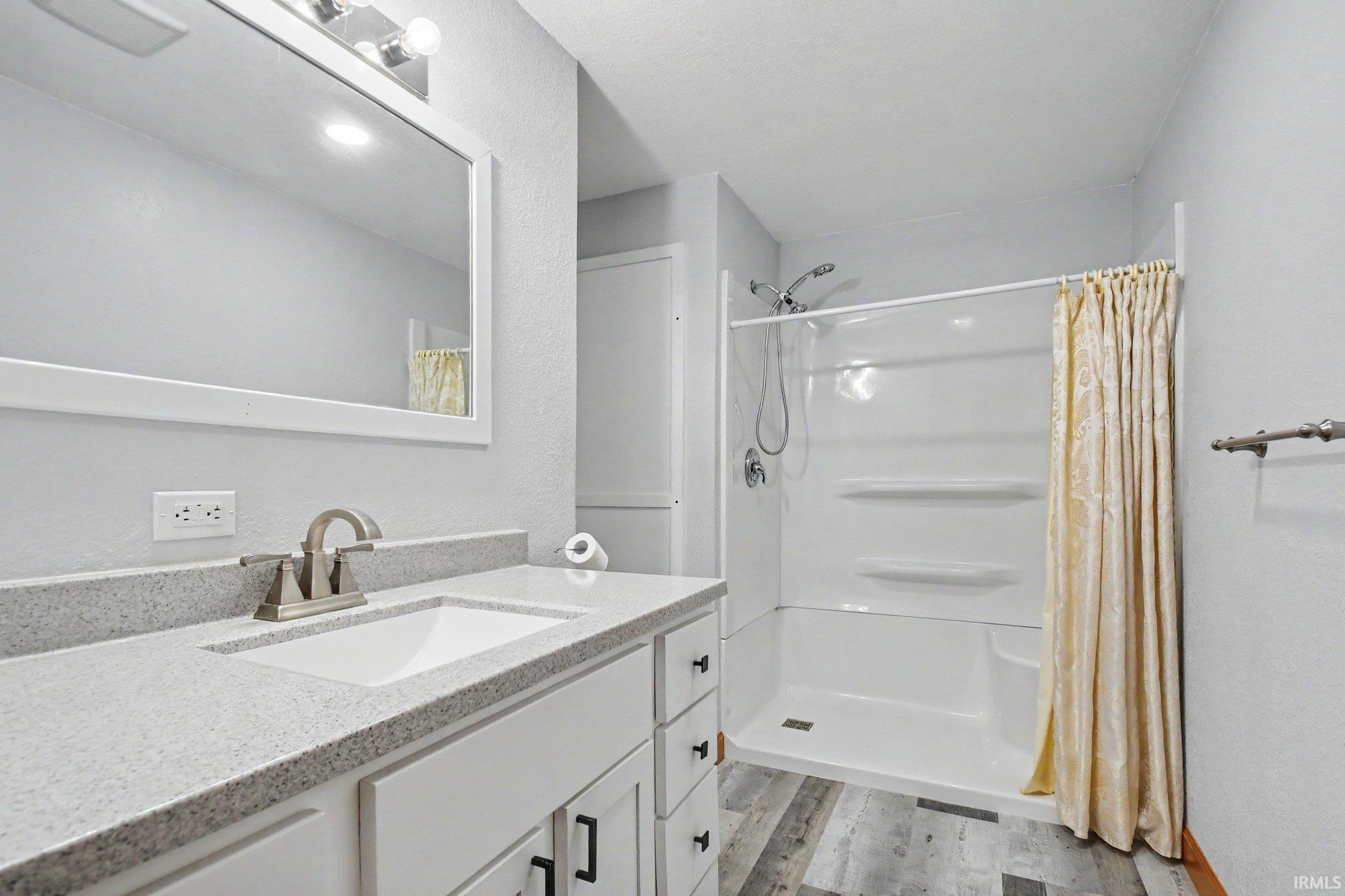 1116 Erin Court Middlebury IN 46540