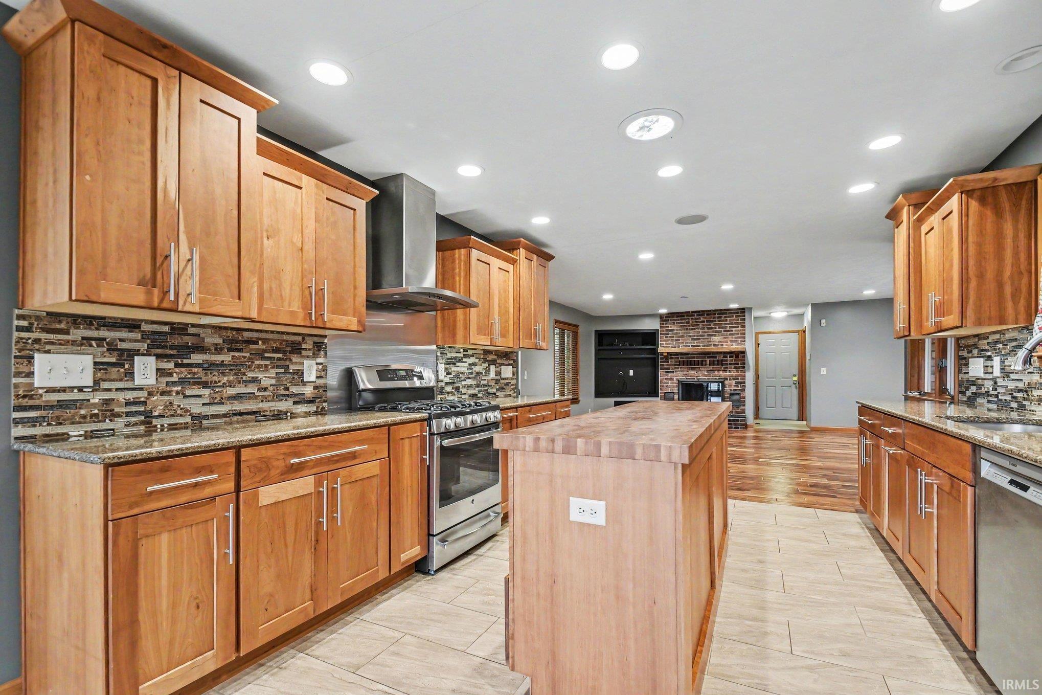 1116 Erin Court Middlebury IN 46540