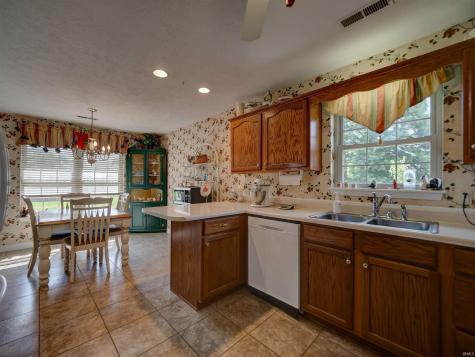1906 N Windsor Court Huntingburg IN 47542