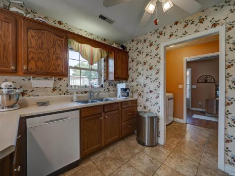 1906 N Windsor Court Huntingburg IN 47542