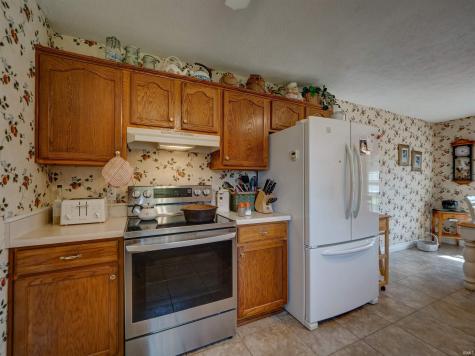 1906 N Windsor Court Huntingburg IN 47542