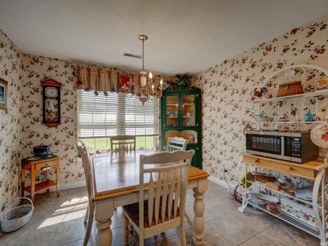 1906 N Windsor Court Huntingburg IN 47542