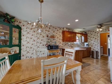 1906 N Windsor Court Huntingburg IN 47542
