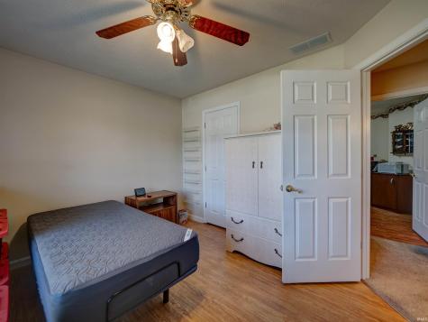 1906 N Windsor Court Huntingburg IN 47542