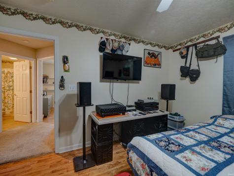 1906 N Windsor Court Huntingburg IN 47542