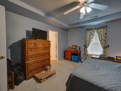 1906 N Windsor Court Huntingburg IN 47542