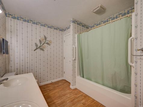 1906 N Windsor Court Huntingburg IN 47542