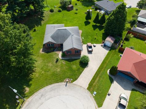 1906 N Windsor Court Huntingburg IN 47542