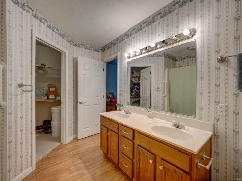 1906 N Windsor Court Huntingburg IN 47542