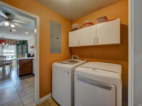 1906 N Windsor Court Huntingburg IN 47542