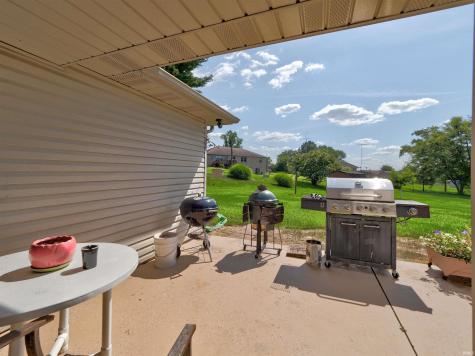 1906 N Windsor Court Huntingburg IN 47542