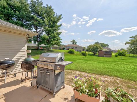 1906 N Windsor Court Huntingburg IN 47542