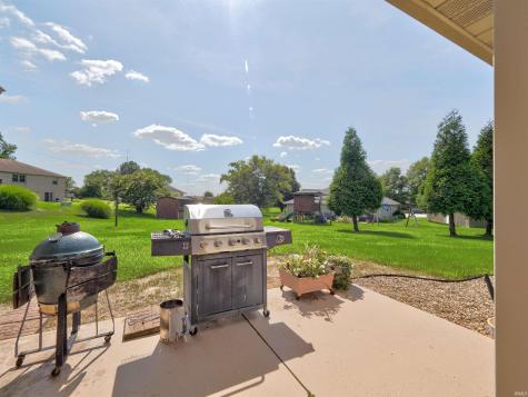 1906 N Windsor Court Huntingburg IN 47542