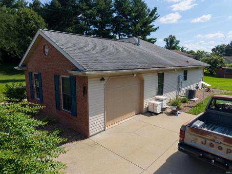 1906 N Windsor Court Huntingburg IN 47542