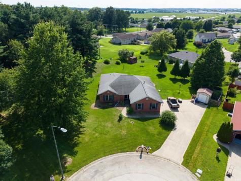1906 N Windsor Court Huntingburg IN 47542