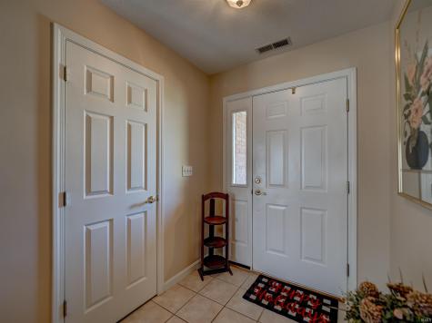 1906 N Windsor Court Huntingburg IN 47542