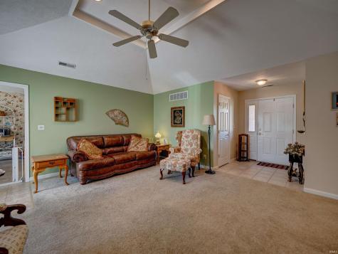 1906 N Windsor Court Huntingburg IN 47542