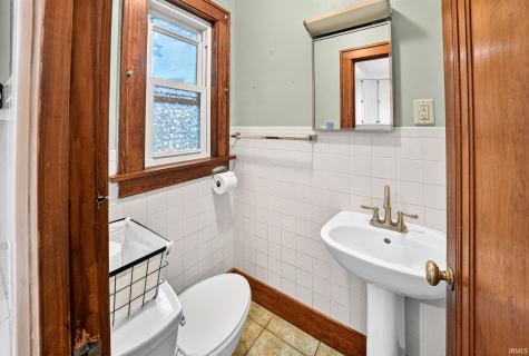 1214 Woodward Avenue South Bend IN 46616