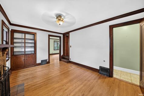 1214 Woodward Avenue South Bend IN 46616