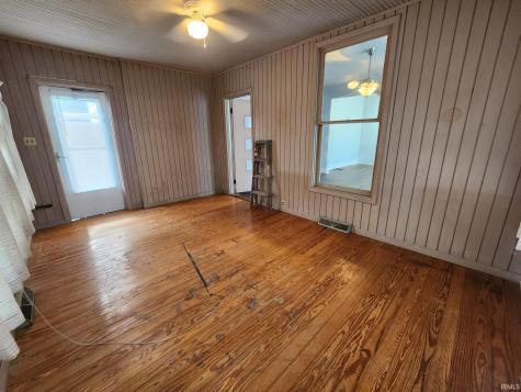 302 W 7th Street Bicknell IN 47512