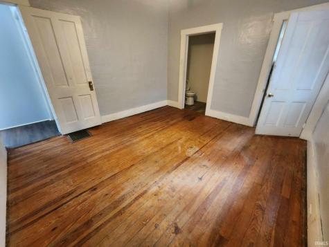 302 W 7th Street Bicknell IN 47512