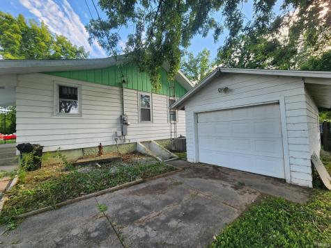 302 W 7th Street Bicknell IN 47512